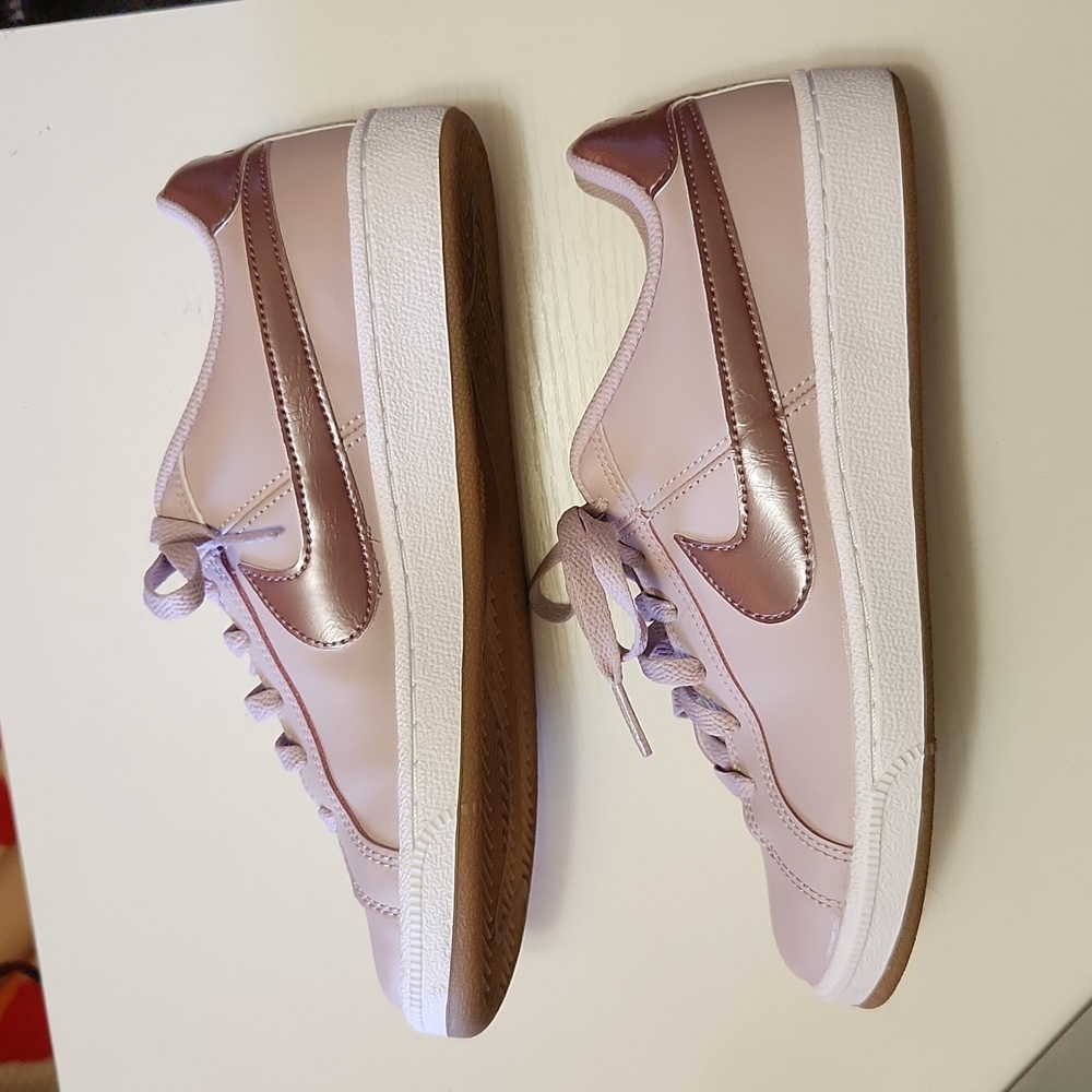 Nike Court Royale Particle Pink Size 8 Like New